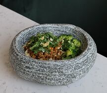 Зеленая греча с брокколи и сырным муссом