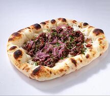 Тар тар из говядины, сырный крем
