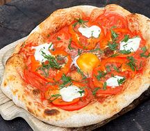 Яичница, овощи, моцарелла