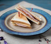 С ветчиной и сыром
