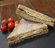 Сэндвич с ветчиной и сыром