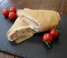 Сэндвич-ролл с ветчиной и сыром