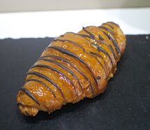 Круассан Шоколад-карамель