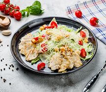 Цезарь с курицей