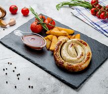 Итальянские колбаски с картофелем по-деревенски