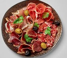 Мясные деликатесы