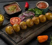 Мини-картофель на мангале