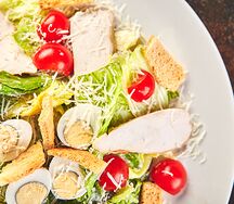 Цезарь с курицей
