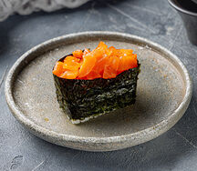 Острые с лососем