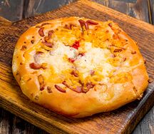 Мини-пицца с сосиской