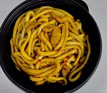 Лапша с грибами и мясом в тайском соусе 