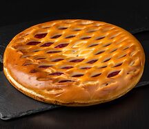 Пирог с брусникой и яблоками