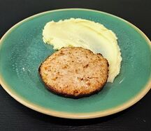 Котлета из курицы с картофельным пюре