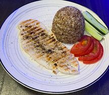Гречка с куриной грудкой гриль с овощами
