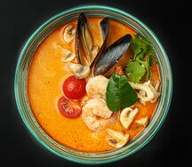 Том ям морепродукты