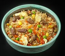 Рис с говядиной и яйцом