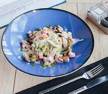 Феттуччине с креветками, кальмарами, мидиями и вонголе