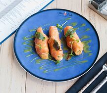 Брускетта с диким лососем