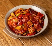 Камбала в кисло-сладком соусе с ананасами