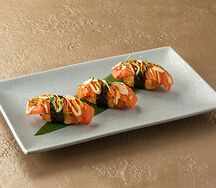 Ассорти нигири в темпуре с лососем