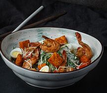 Салат Цезарь с креветками