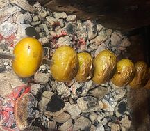 Картофель бейби на углях