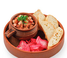 Лобио с беконом и капустой по-гурийски