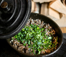 Гречневая каша с уткой и зеленым луком