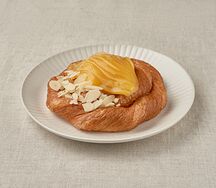 Вензель слоёный со слайсами манго