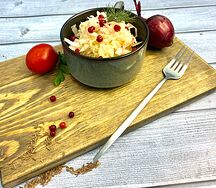 Капуста квашеная с яблоком и брусникой