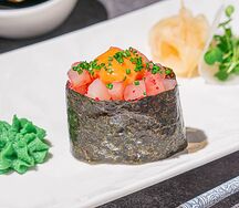 Гункан с гребешком