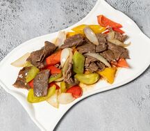 Говядина с овощами в устричном соусе