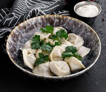 Пельмени со сметаной
