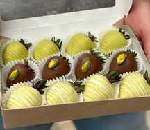 12 клубник в фисташковом шоколаде №6 