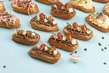 Эклеры мини с куриным паштетом
