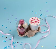 Букет Моей Непослушной в стаканчике и клубника