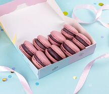 Подарочный набор макаронс ч. смородина 8шт