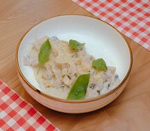 Паста с курицей и грибами