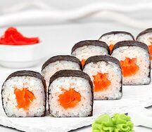 Ролл с лососем