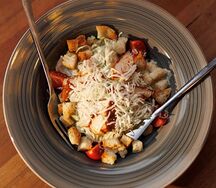 Цезарь с курицей. Ну, это классика друзья