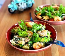 Салат Авокадо с ореховым соусом