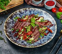 Салат с ростбифом