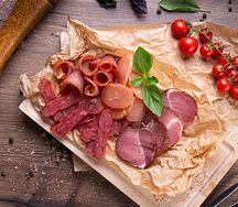 Мясные деликатесы