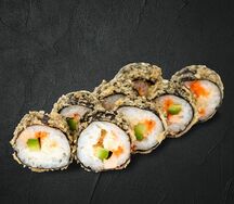 Ролл Горячий с курицей и лососем
