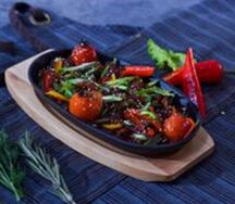 Хрустящая говядина в устричном соусе