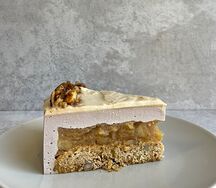 Муссовый торт Яблоко в карамели веганский