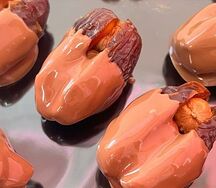 Финики с фундуком в бельгийском молочном шоколаде