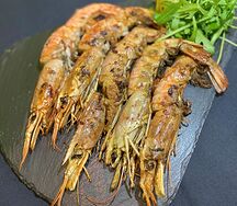 Лангустины, жаренные в чесночном соусе