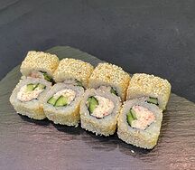 Ролл Калифорния с кунжутом