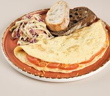 Омлет с лососем и сливочным сыром